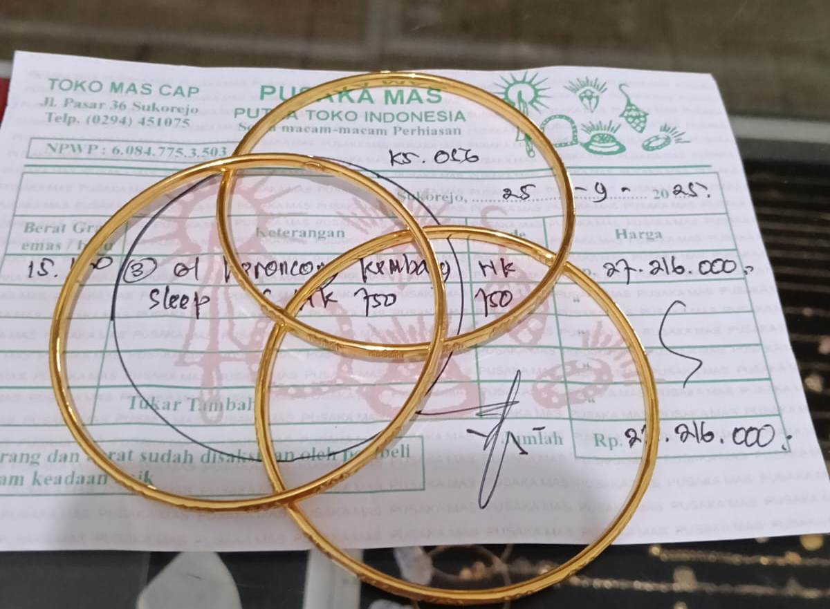Bukti Dugaan Gelang Emas Palsu Lapis Tembaga di Pacitan Bukti Dugaan Gelang Emas Palsu Lapis Tembaga di Pacitan
