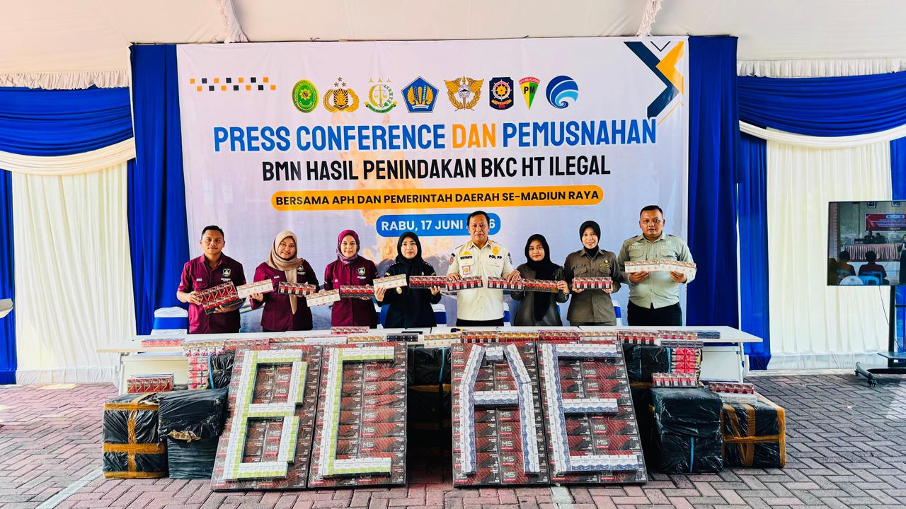 Capaian Penerimaan Negara KPPBC Madiun 2026 Kepala Kantor Bea Cukai Madiun Heru Djatmika Sunindya memberikan keterangan pers terkait penerimaan negara.