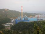 Fasilitas pembangkit dan dermaga pengangkut batu bara di PLTU Pacitan. Title: Kondisi Stok Batu Bara PLTU Pacitan Aman