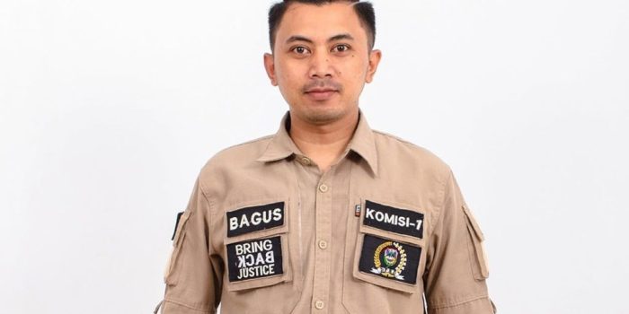 Juru Bicara Pansus XII DPRD Pacitan Bagus Surya Pratikna memberikan keterangan terkait penyelesaian Raperda Pilkades.
