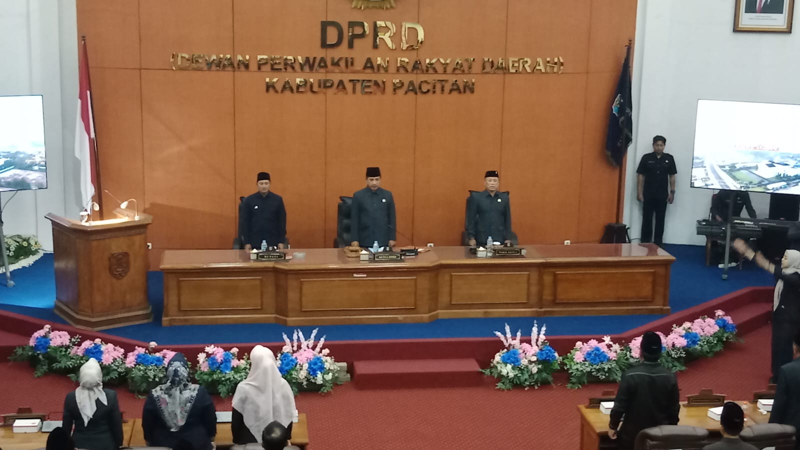 Suasana Rapat Paripurna DPRD Kabupaten Pacitan dalam pembahasan Raperda Pemilihan Kepala Desa atau Pilkades.