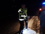 Olah TKP laka lantas maut antara motor Vixion dan pejalan kaki di Kebonagung Pacitan.