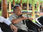 Akademisi ISIMU Pacitan Nur Hidayat saat memaparkan materi edukasi hulu pengelolaan sampah di Pacitan.