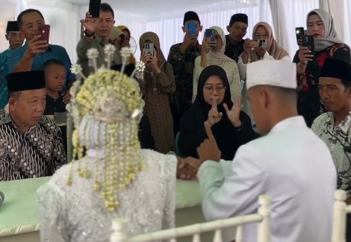 Viral Momen Haru Ijab Kabul Bahasa Isyarat Pernikahan Tunarungu di Pacitan