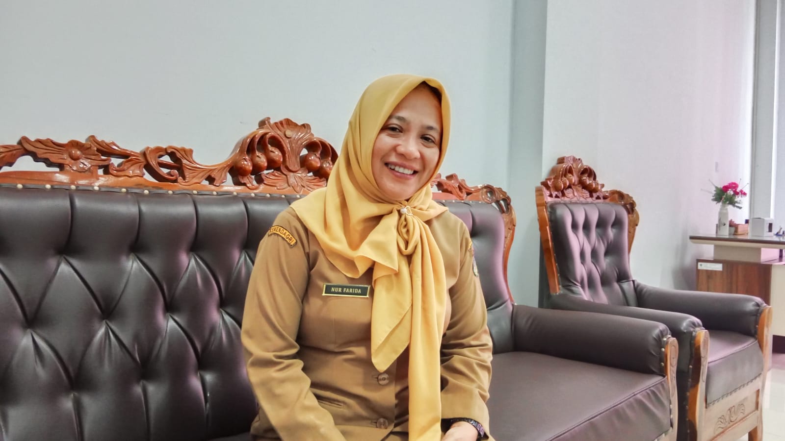 wawancara-nur-farida-kabid-p2p-dinkes-pacitan-dbhcht-2026 Kepala Bidang P2P Dinkes Pacitan Nur Farida sedang memberikan keterangan kepada wartawan terkait alokasi DBHCHT 2026.
