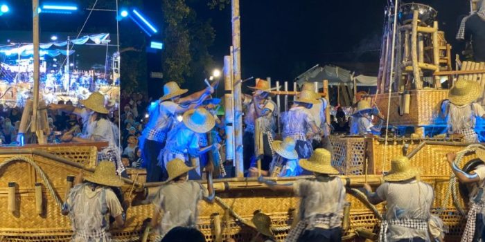 Penampilan Grup Ronthek Bumbung Kamulyan Pringkuku di Festival Ronthek Pacitan 2026