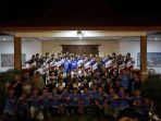 Latihan Bersama Lavani dan Klub Voli Pacitan Tim bola voli Lavani bersama Yonif TP 934 dan Laskar Kanjeng saat menggelar latihan bersama di Pacitan atas inisiasi SBY.