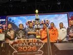 Suasana malam penutupan Gelar Peralatan Penanggulangan Bencana Jatim 2026 di Pantai Pancer Door Pacitan.