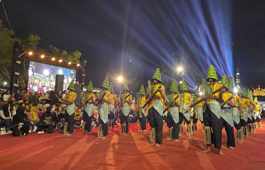 Penampilan MAN Pacitan Festival Ronthek 2026 Kontingen MAN Pacitan di Festival Ronthek 2026