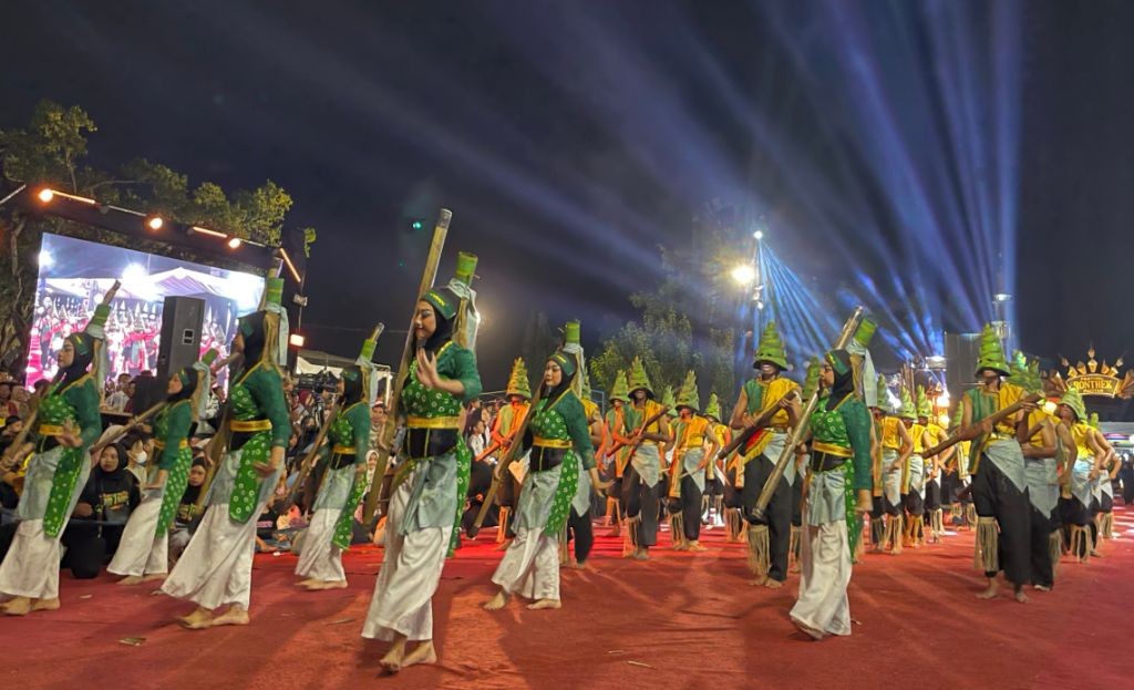 Kontingen MAN Pacitan di Festival Ronthek 2026