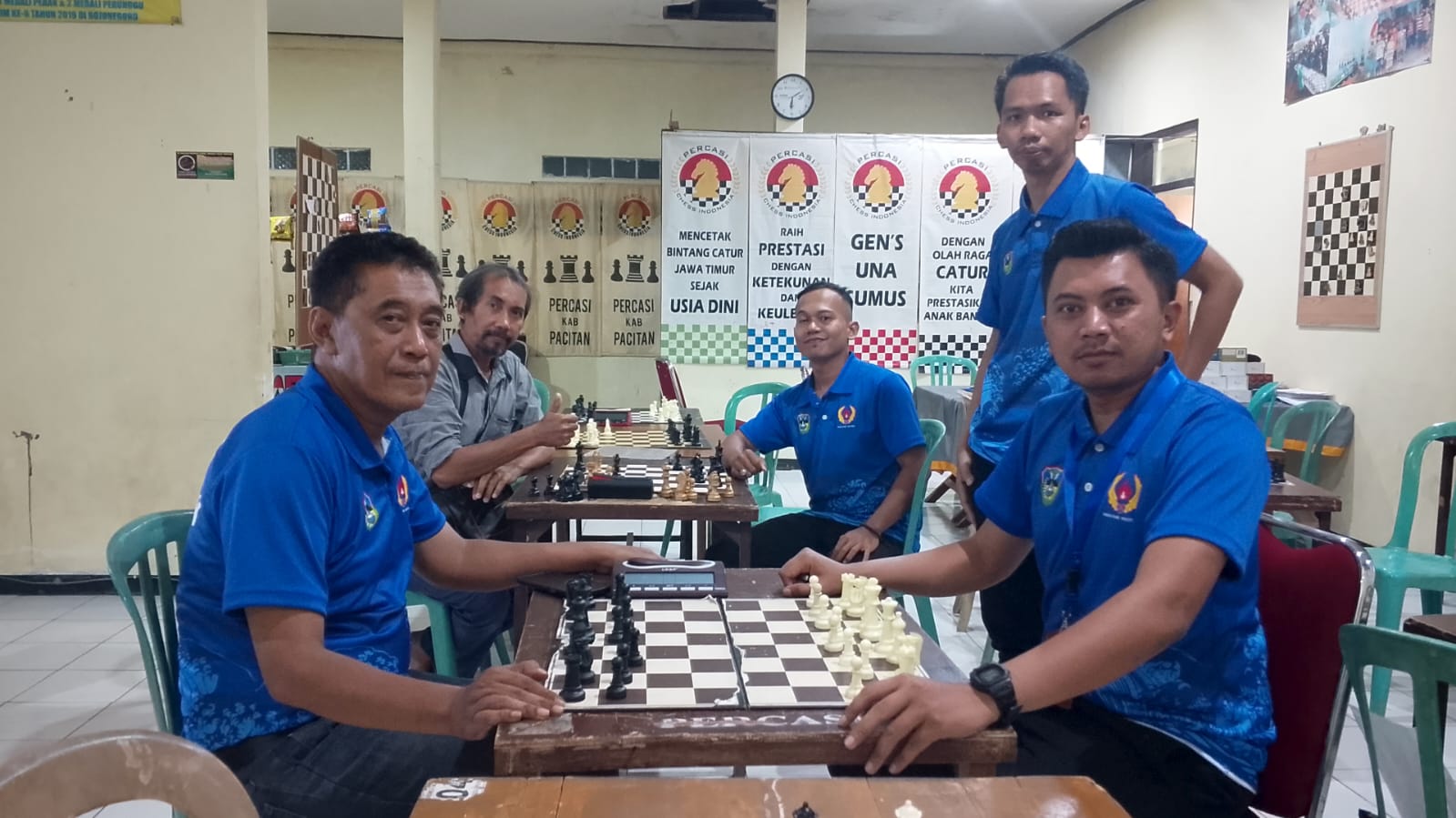 Ratusan atlet catur dari berbagai daerah bertanding dalam Kejurprov Catur Jatim 2026 di Kabupaten Pacitan