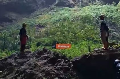 Tim Gahvara Yava 2026 melaksanakan geladi bersih pengibaran bendera HUT ke-81 RI di dasar Gua Luweng Ombo Pacitan.