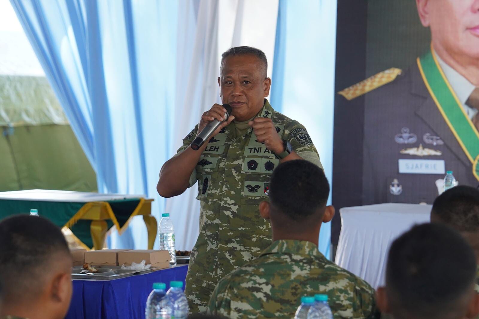 Wakasad Letjen TNI Muhammad Saleh Mustafa memberikan arahan tegas kepada prajurit Yonif TP 934/SBY di Kabupaten Pacitan.