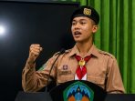 Nanda Marta Wilutama siswa SMKN 1 Pacitan menyampaikan gagasan ekonomi rakyat di Lomba Pidato AHY Muda.