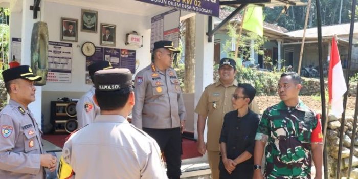 Kombes Pol. Muchamad Budi Hendrawan dan tim Korbinmas Baharkam Polri saat melakukan penilaian Apresiasi 3 Pilar Kamtibmas 2026 di Desa Nogosari, Ngadirojo, Pacitan.