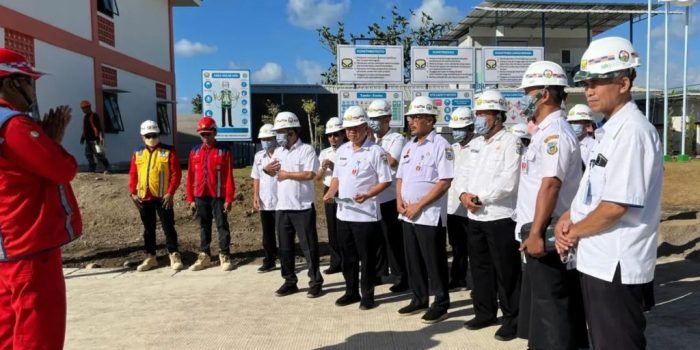 Sekretaris Daerah Kabupaten Pacitan, Heru Wiwoho, melakukan peninjauan progres pembangunan Sekolah Rakyat Terintegrasi (SRT) di Pacitan.