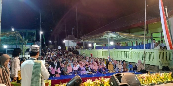 Suasana jemaah pengajian membludak di Masjid Besar Al Muhajidin Tulakan Pacitan.