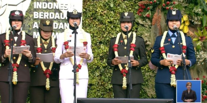 Zuan Ratriningtiyas prajurit Kowad asal Pacitan saat bertugas menjadi MC di Istana Merdeka.