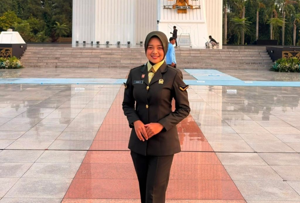 Potret Zuan Ratriningtiyas mengenakan seragam Kowad TNI AD.