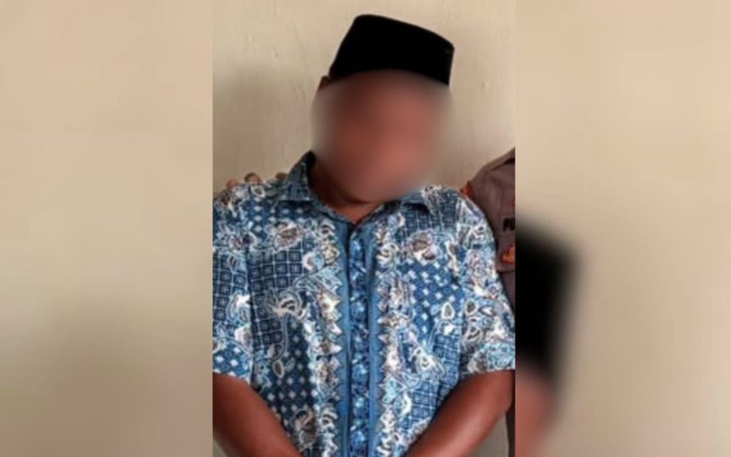Terduga Pelaku Perundungan Disabilitas Pacitan Potret pria terduga pelaku perundungan terhadap pemuda penyandang disabilitas di Arjosari, Pacitan, dengan wajah sengaja disamarkan.