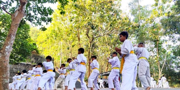 Tim atlet Ju-jitsu Kabupaten Pacitan bersiap mengikuti Kejurprov Piala Gubernur Jatim 2026.