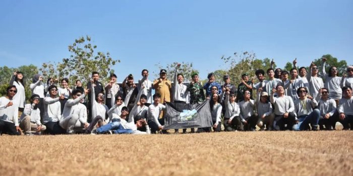 Wabup Pacitan Lepas Ekspedisi Gahvara Yava 2026 Wakil Bupati Pacitan Gagarin Sumrambah melepas tim Ekspedisi Gahvara Yava 2026 di Lapangan Kodim 0801 Pacitan.
