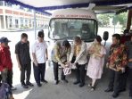 Penyerahan hibah mobil UDD dari Konjen Jepang kepada PMI Pacitan melalui fasilitasi WABPIM di Pendopo Kabupaten.
