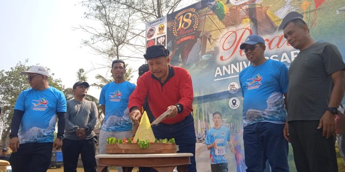Ratusan peserta antusias mengikuti Fun Run 5K di kawasan Parai Beach Resort Teleng Ria Pacitan.
