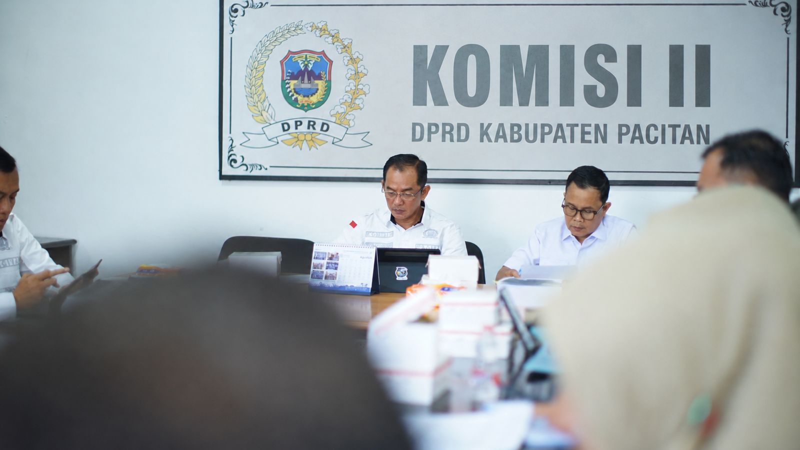 Lonjakan Kasus ISPA di Kabupaten Pacitan 2026 Ketua Komisi II DPRD Pacitan Rudi Handoko memberikan keterangan terkait penanganan kasus ISPA di Pacitan.