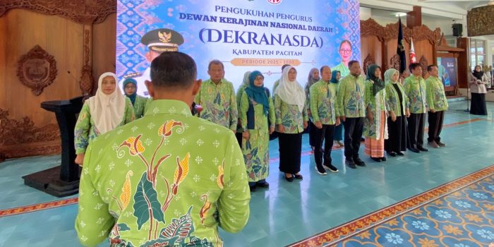 Pengukuhan pengurus Dekranasda Kabupaten Pacitan masa bakti 2025-2030.