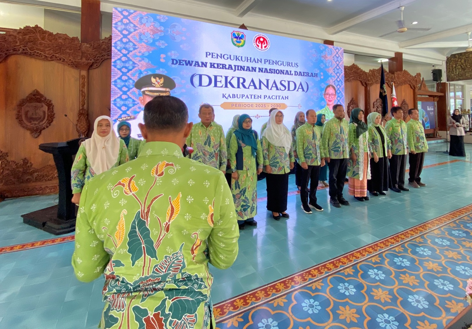 Pengukuhan pengurus Dekranasda Kabupaten Pacitan masa bakti 2025-2030.