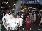 Peserta berkostum pocong dan kuntilanak mengikuti lari 5 km di Festival Film Horor 2026 Pacitan
