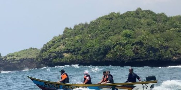 Pemandangan alam pegunungan dan pantai di Kabupaten Pacitan Jawa Timur yang bebas polusi udara.