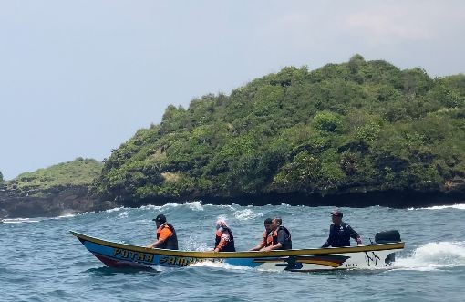 Kualitas Udara Pacitan Terbaik di Jawa Timur Pemandangan alam pegunungan dan pantai di Kabupaten Pacitan Jawa Timur yang bebas polusi udara.