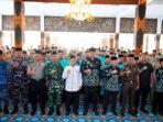 Wakil Bupati Pacitan Gagarin Sumrambah saat memberikan sambutan pembukaan MTQ Kabupaten Pacitan 2026 di Pendopo Kabupaten.